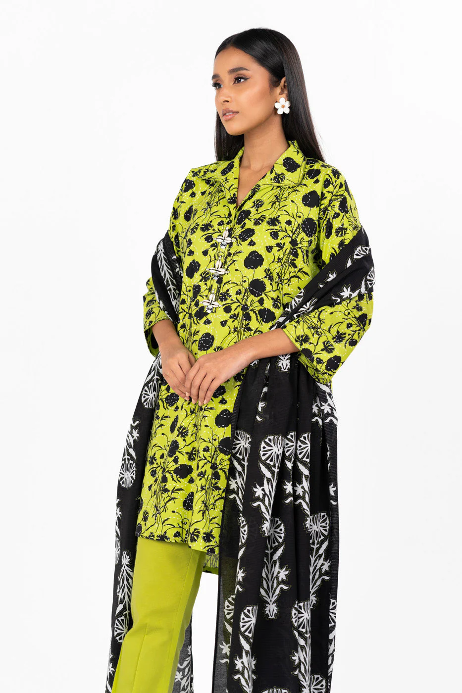3 Pc Printed Lawn Suit With Printed Dobby Dupatta - Image 3