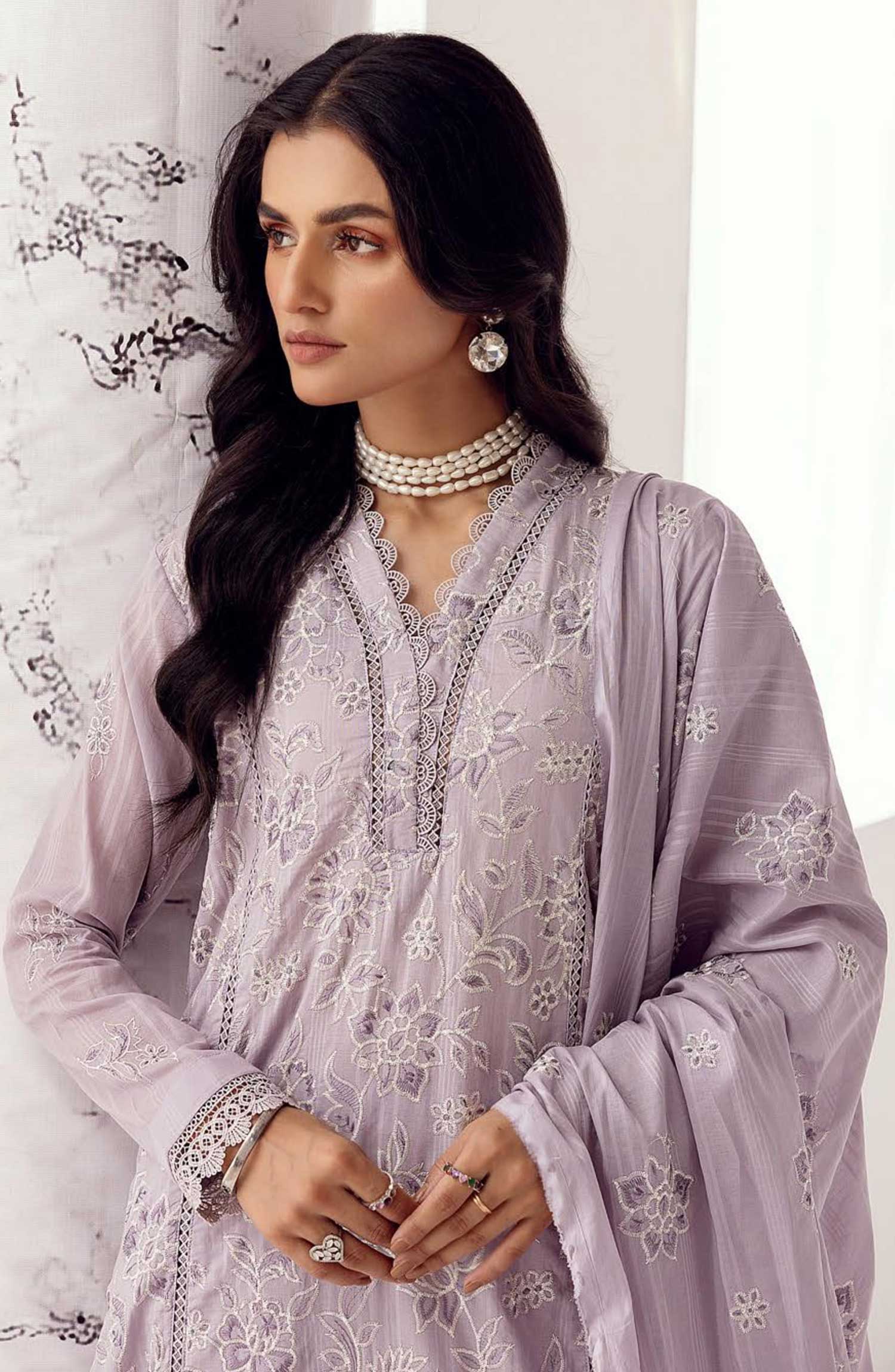 Arzoo Embroidered Slub Lawn - Image 3