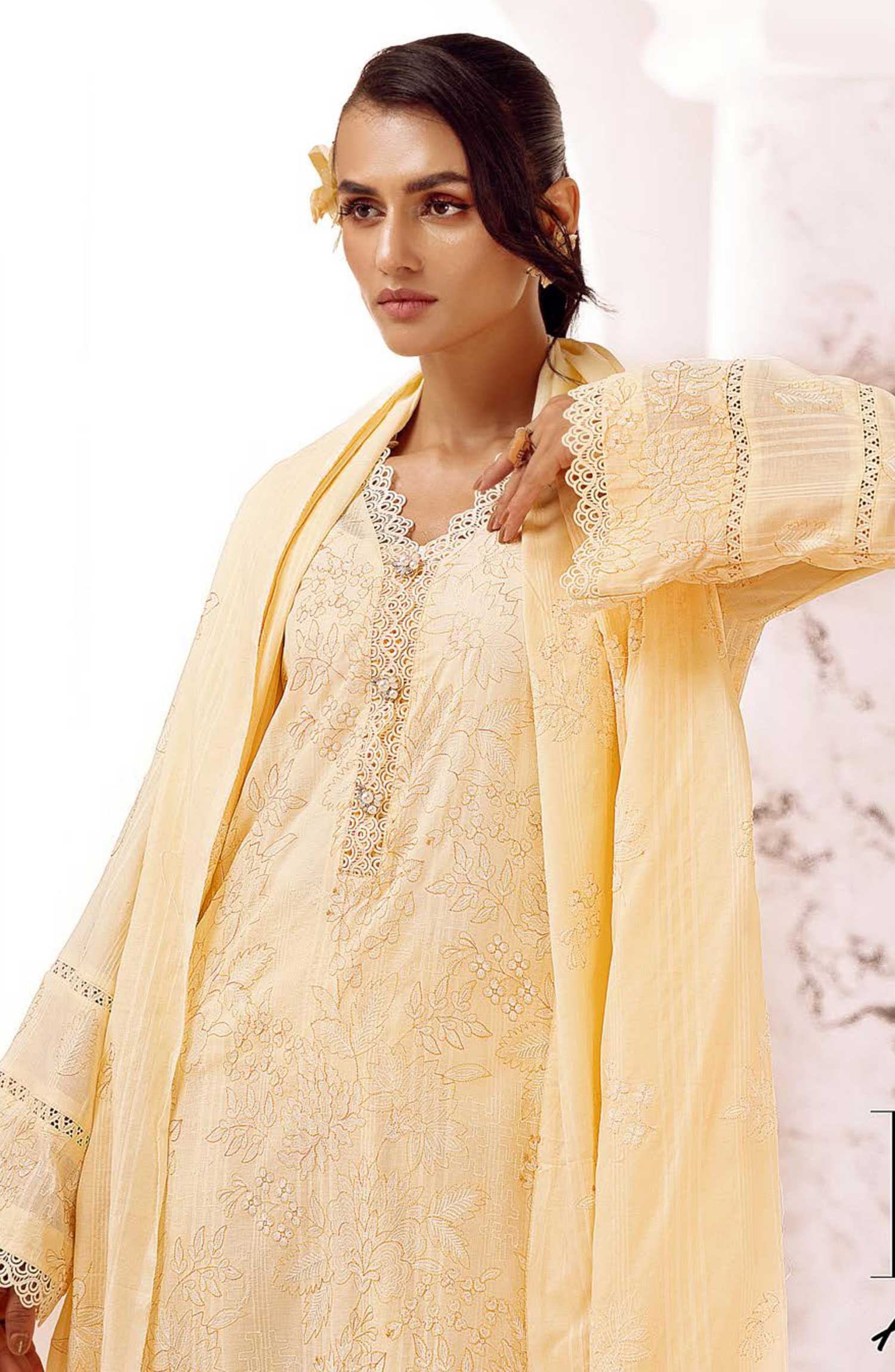Arzoo Embroidered Slub Lawn - Image 3