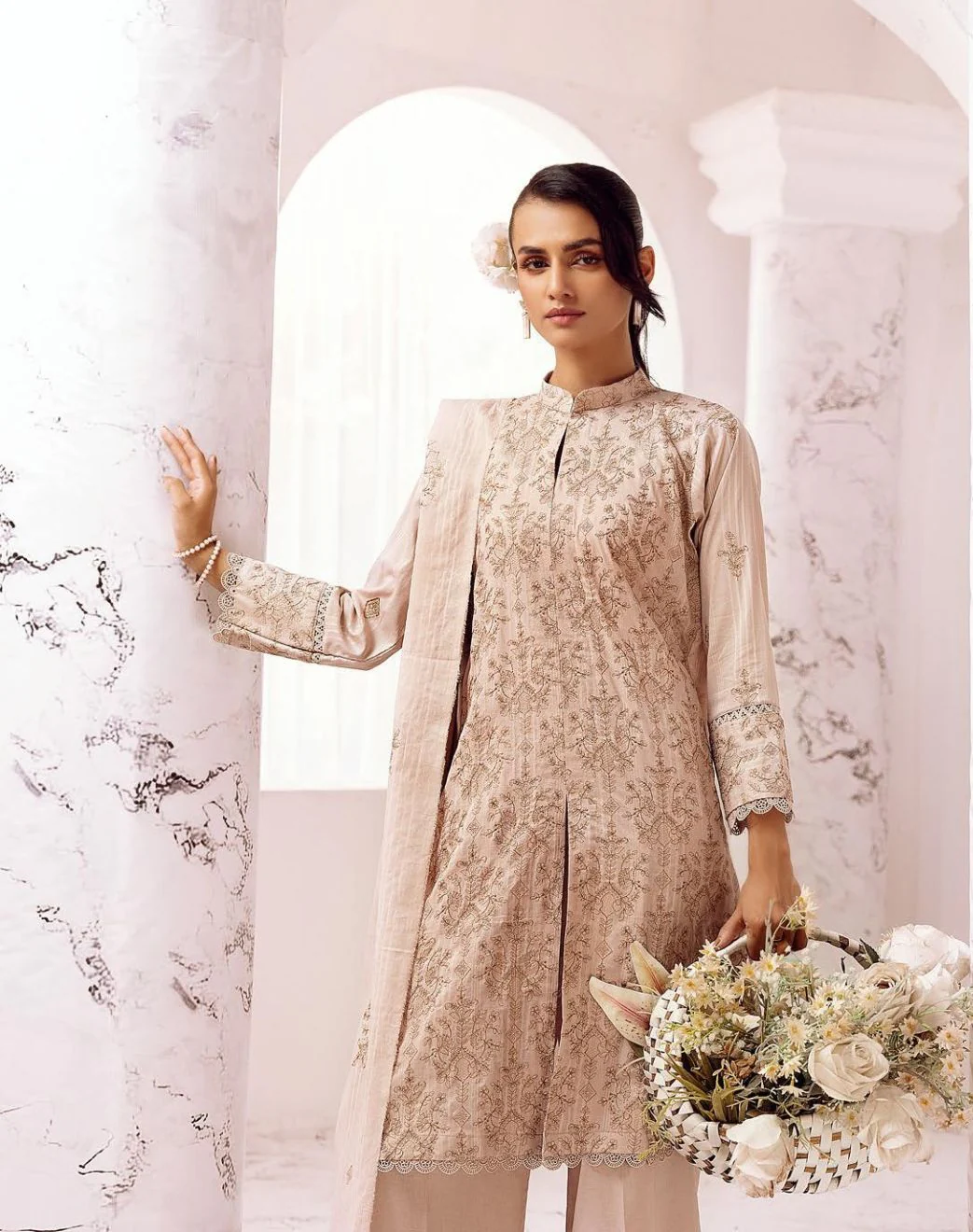 Arzoo Embroidered Slub Lawn - Image 3