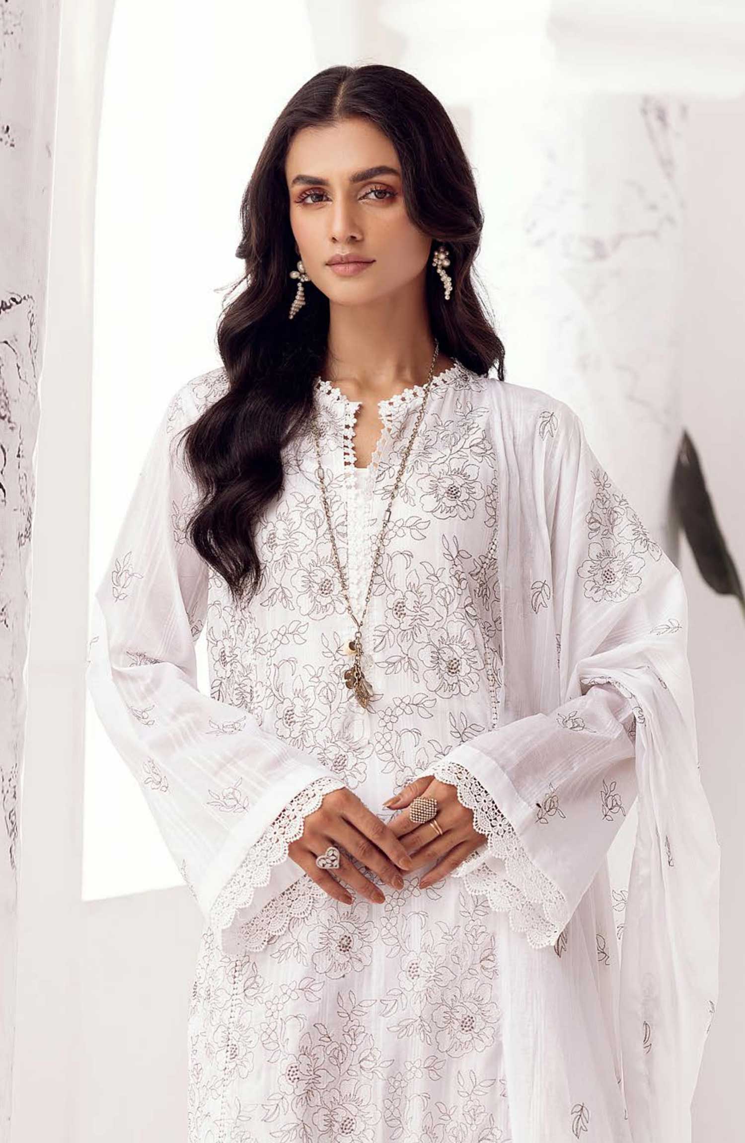 Arzoo Embroidered Slub Lawn - Image 3