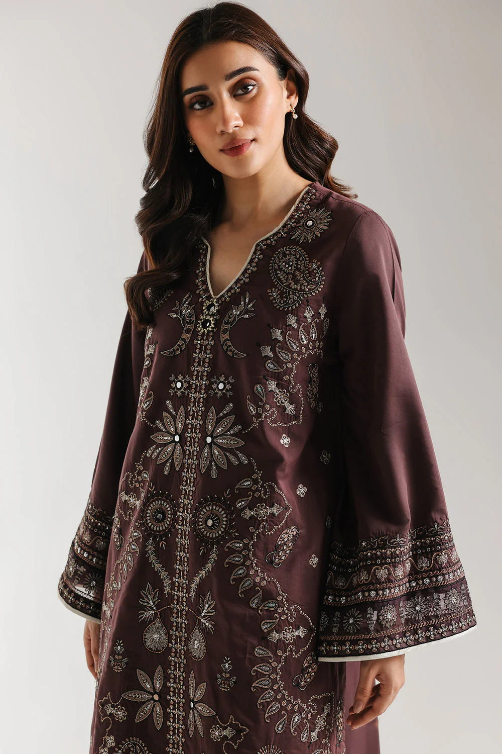 EMBROIDERED SUIT - Image 4