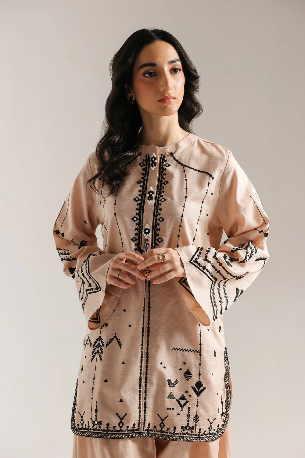 EMBROIDERED SUIT - Image 4