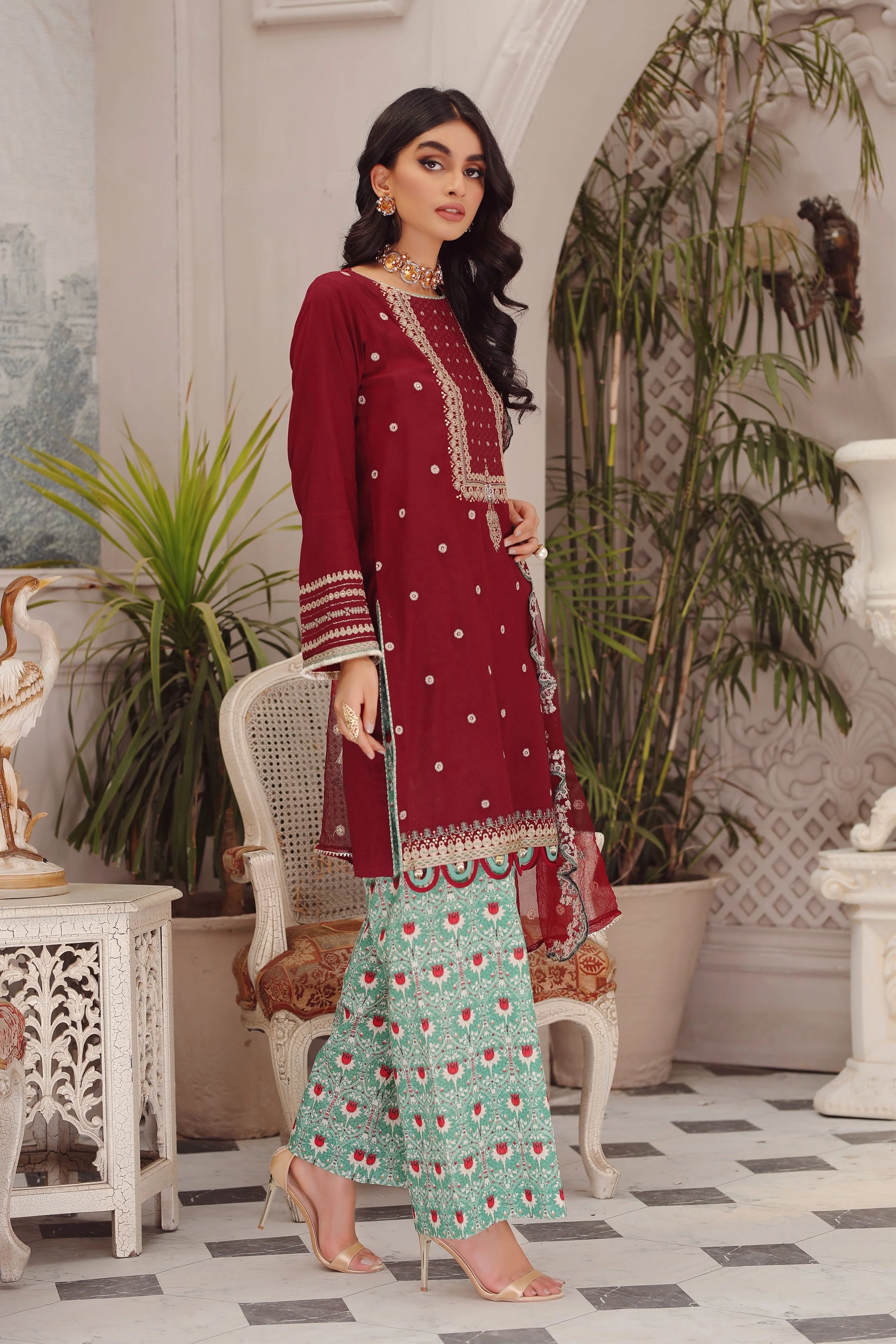 LAKHANY Unstitched Embroidered Lawn SG-5016 - Image 3