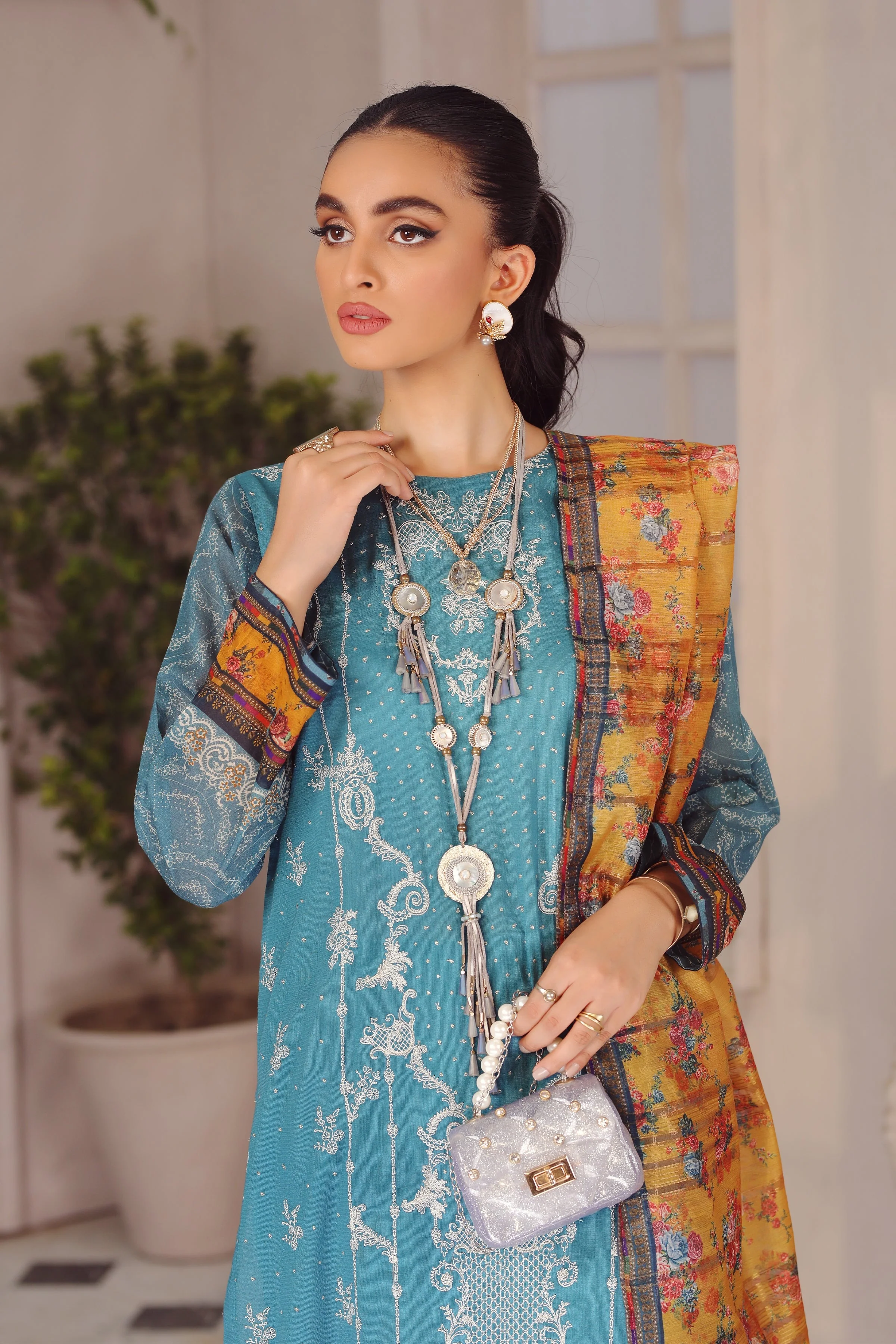 LAKHANY Unstitched Embroidered Lawn SG-5021 - Image 3