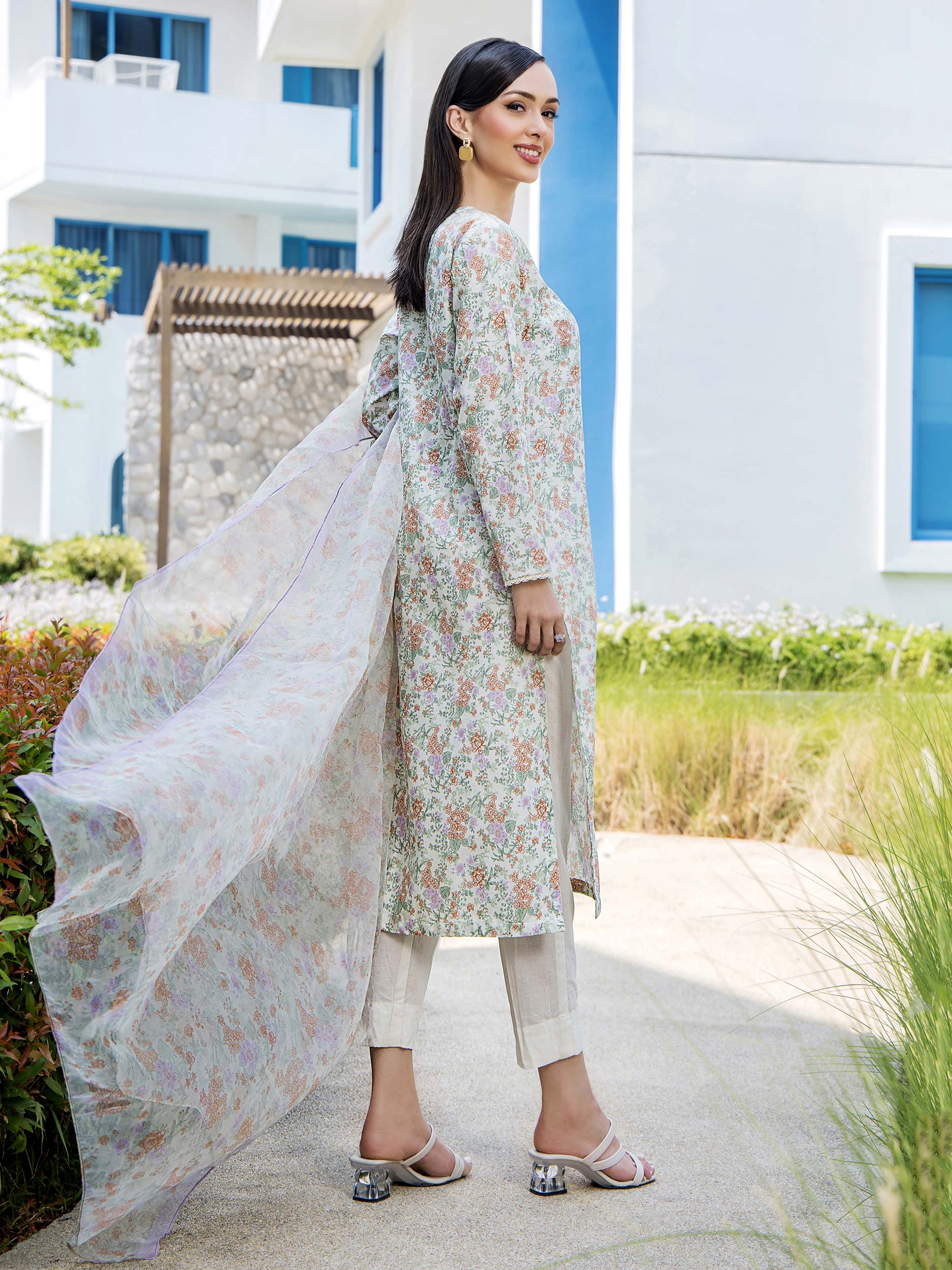 LIMELIGHT UNSTITCHED 2 Piece Lawn Suit-Embroidered U3601 - Image 6